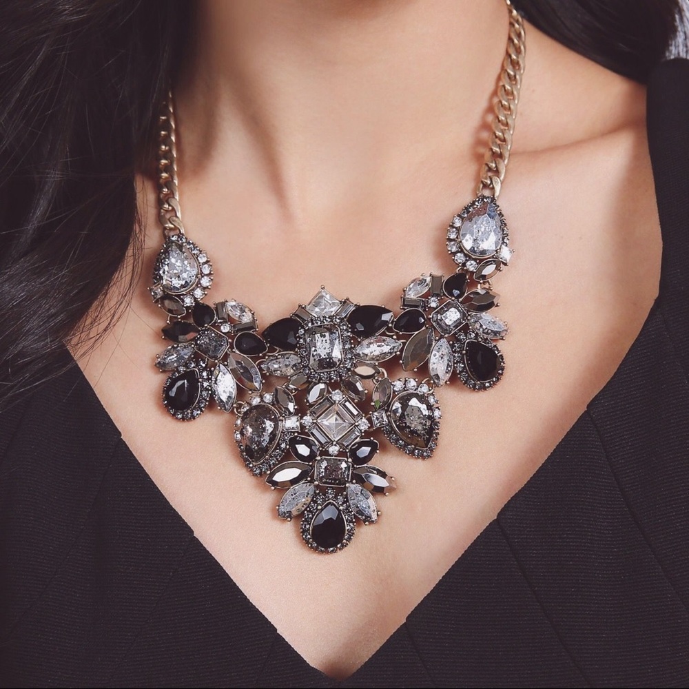 Chloe and Isabel midnight palace necklace